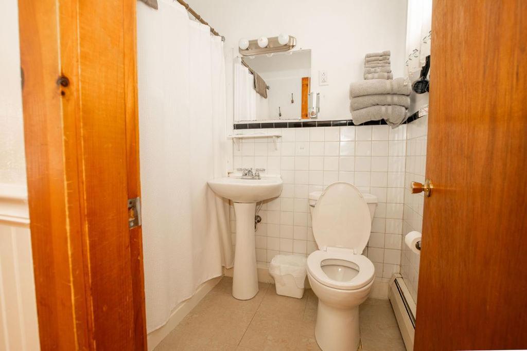 West Bethel Motel エクステリア 写真