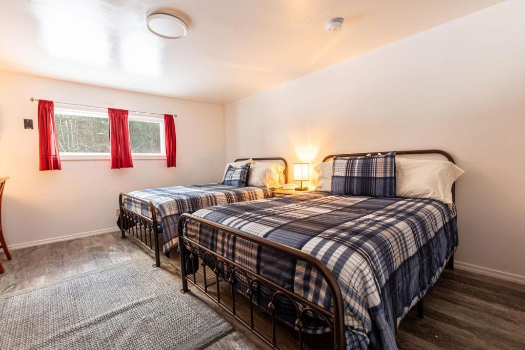 West Bethel Motel エクステリア 写真