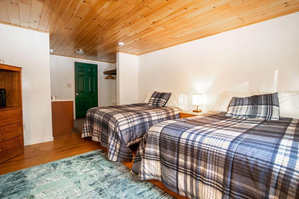 West Bethel Motel エクステリア 写真